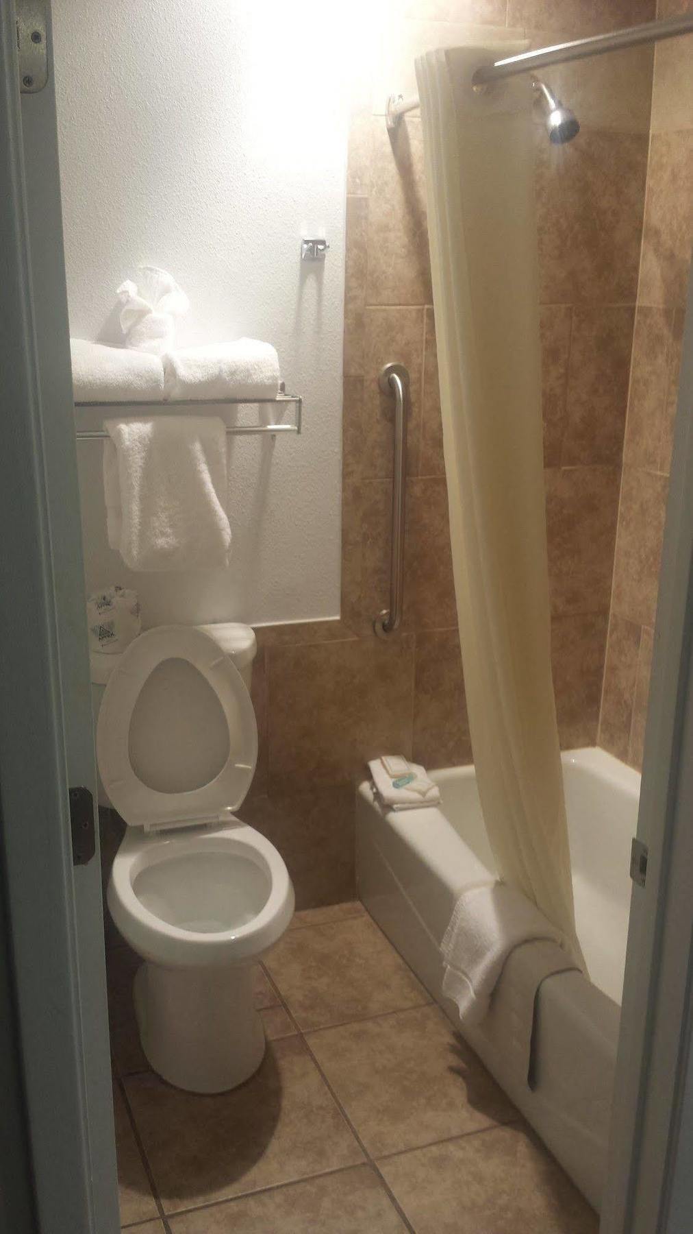 Western Discovery Hotel